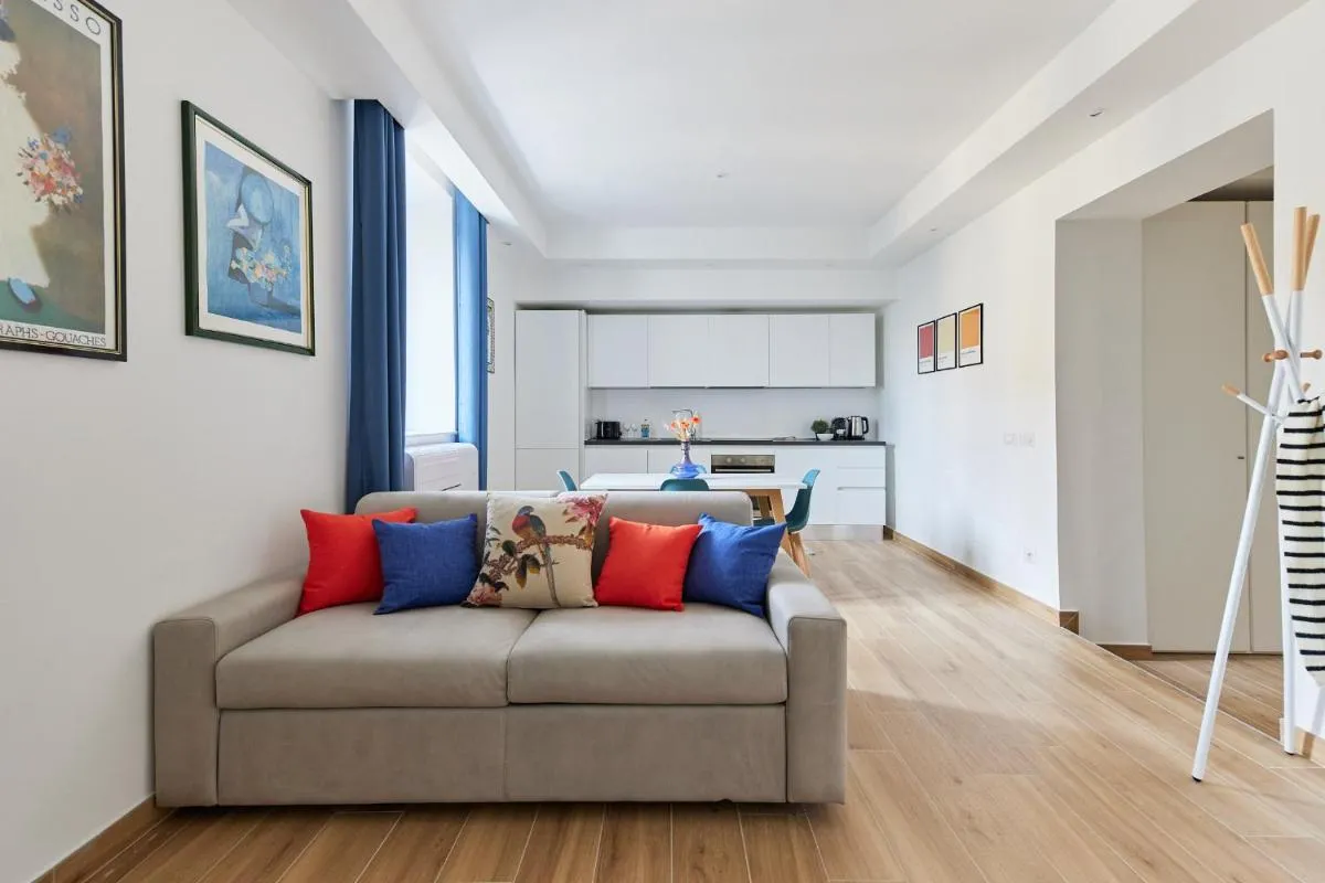 Image 4 of iFlat Lovely Modern Apartment