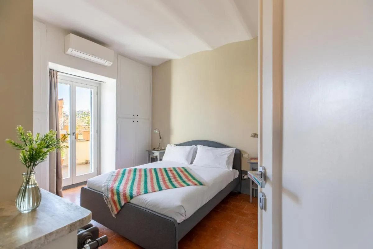 Image 1 of iFlat Magical flat by the Tiber