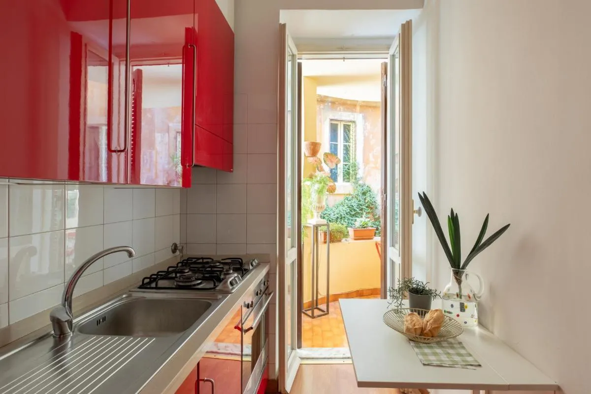 Image 2 of iFlat Red Roman Apartament