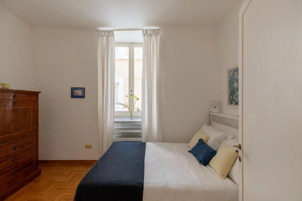 Image 5 of iFlat Red Roman Apartament