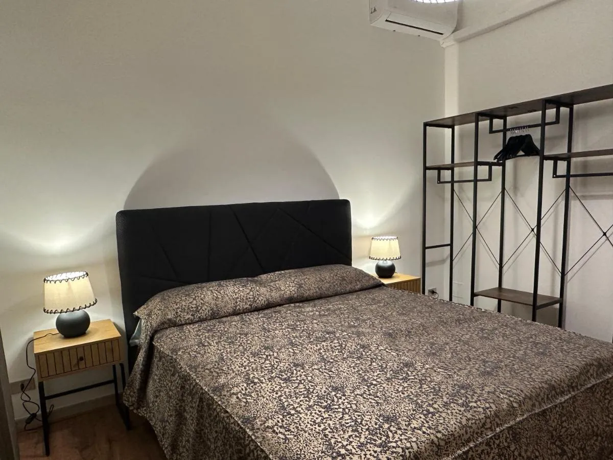 Image 1 of luna in trastevere apartamento