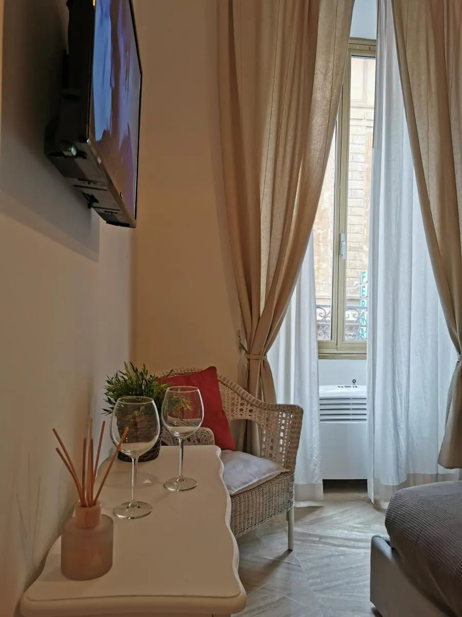 Image 5 of 109 SUITES ROMA