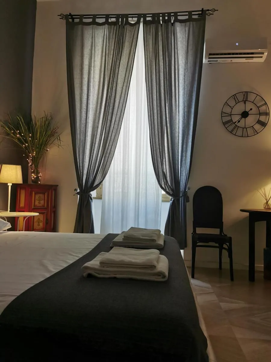 Image 3 of 109 SUITES ROMA