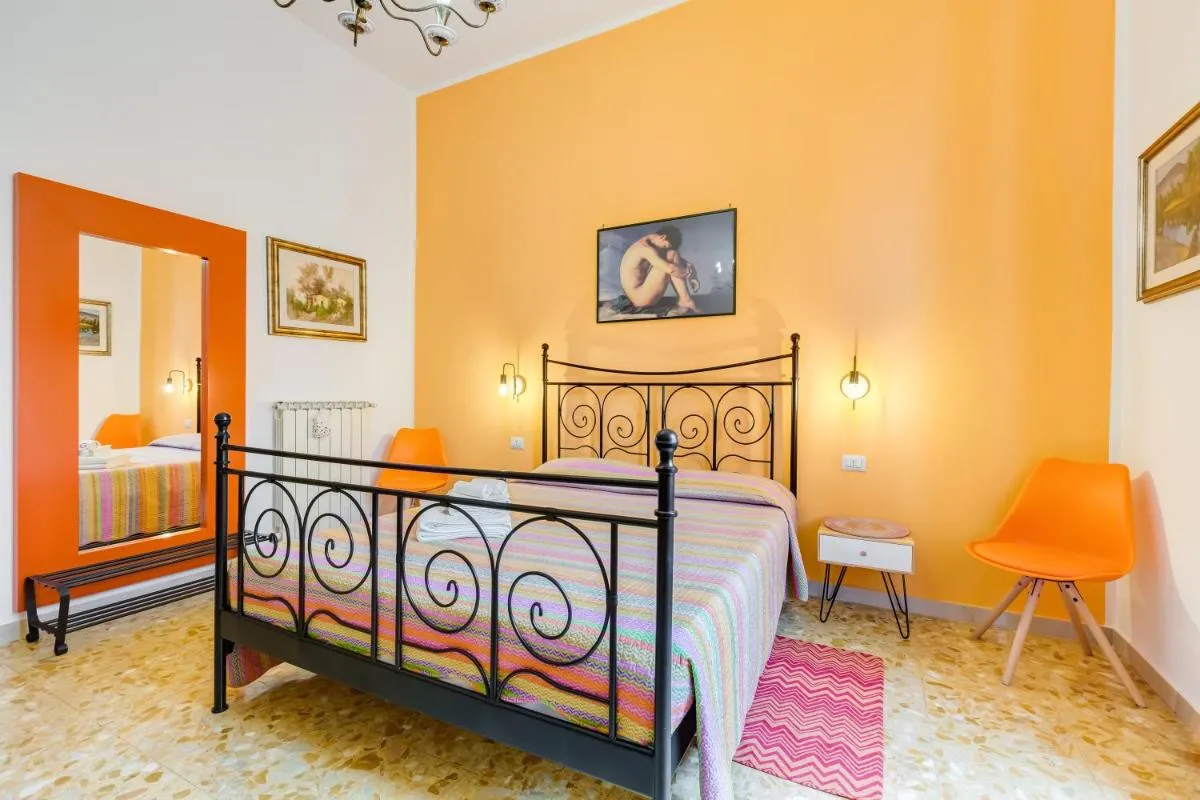Image 6 of 2 Passi Al Colosseo B&B