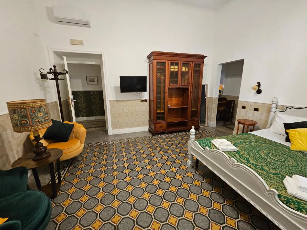 Image 4 of 4rooms In Rome