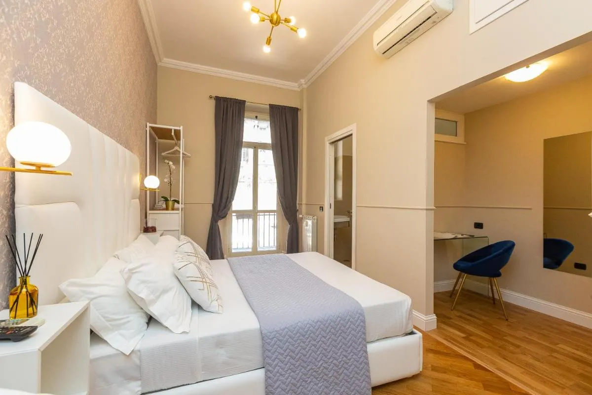 Image 2 of 52 Vespasiano Vatican Suites