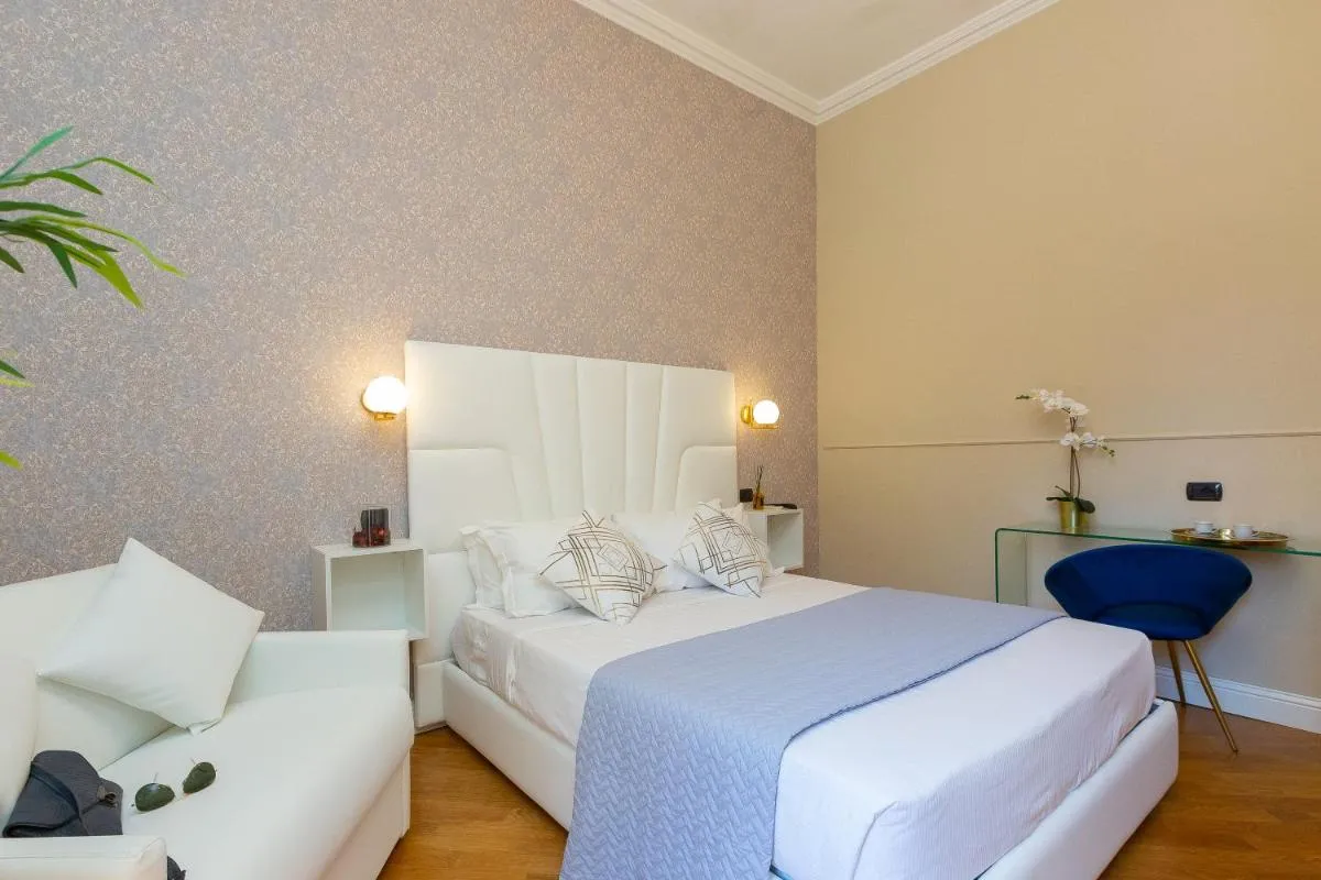 Image 4 of 52 Vespasiano Vatican Suites
