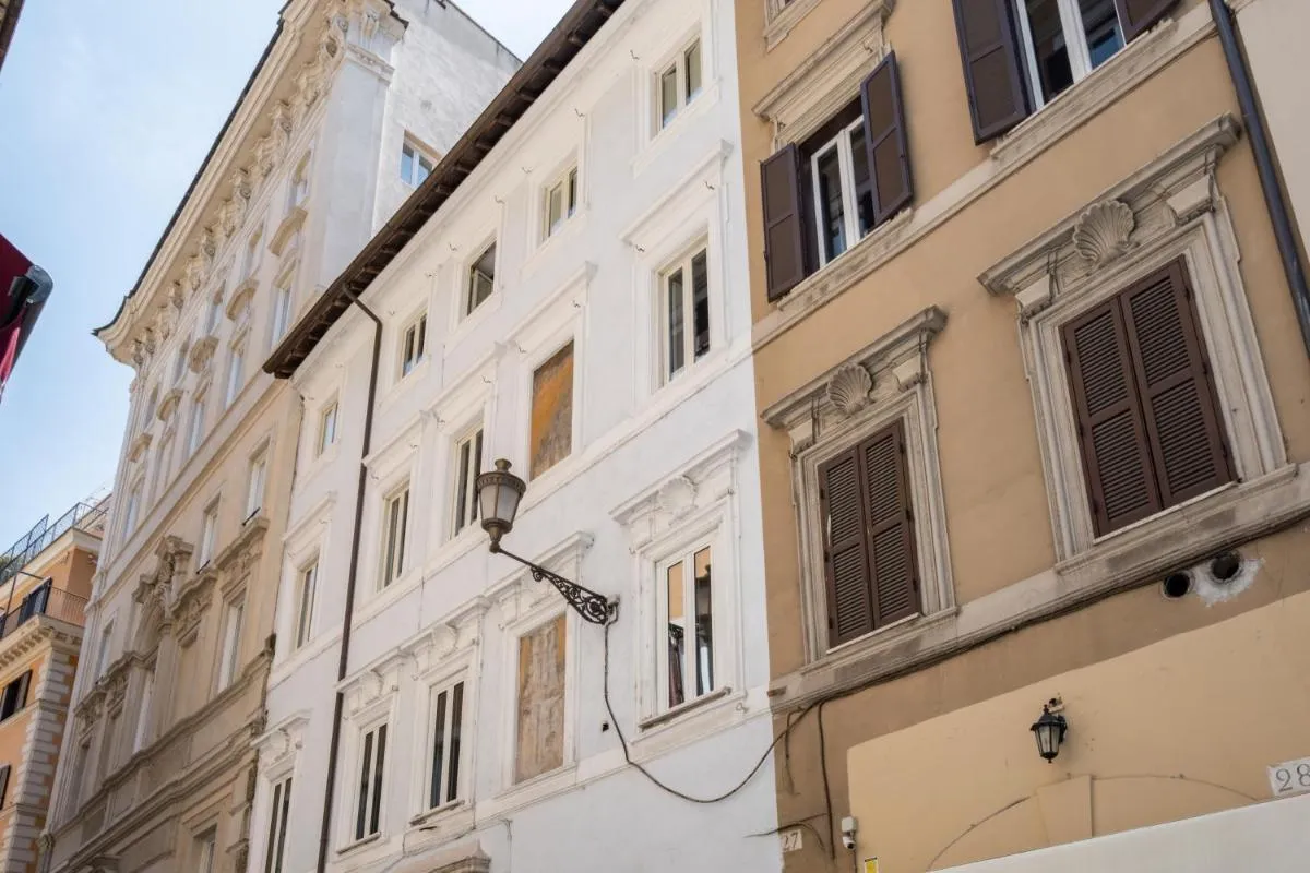 Image 4 of 59 Steps Trevi