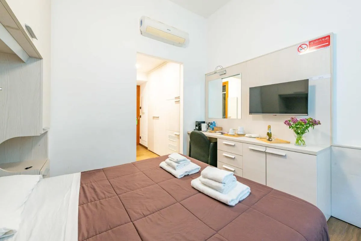 Image 1 of ANDENIS TIBER HOUSE