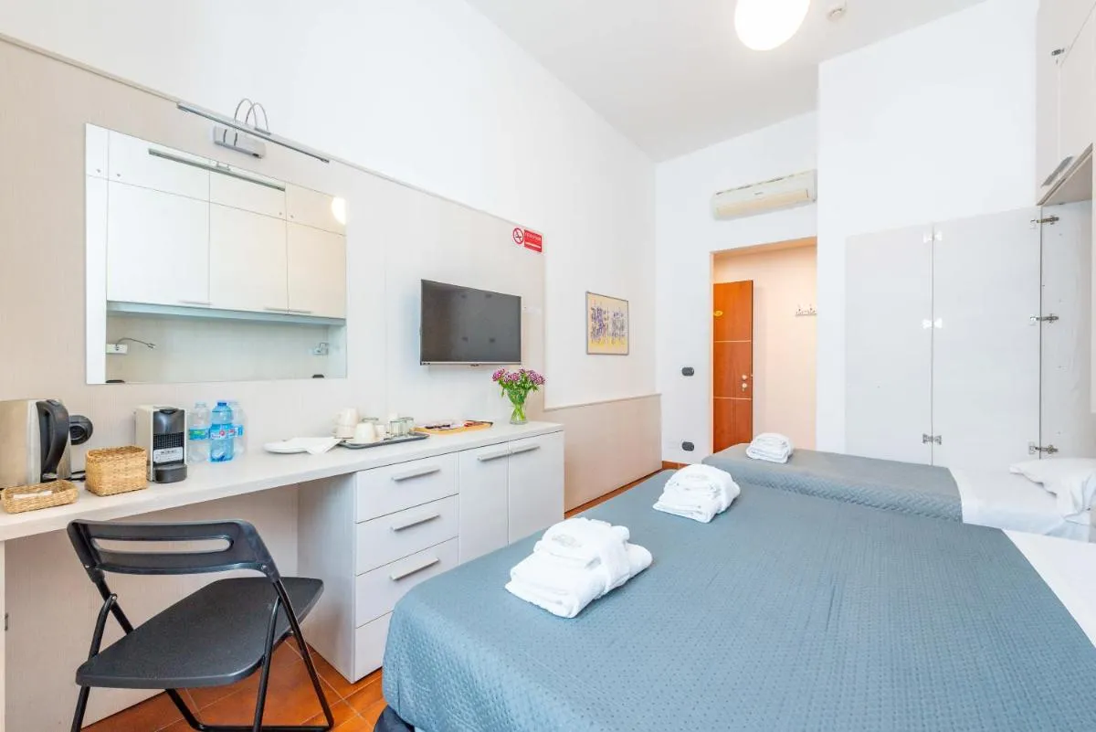 Image 4 of ANDENIS TIBER HOUSE