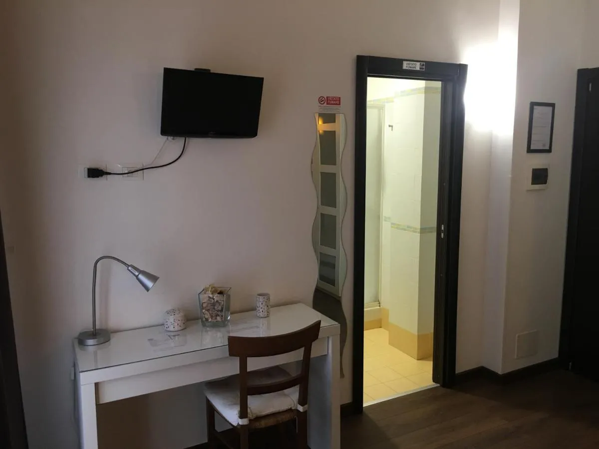 Image 4 of Almi Rooms