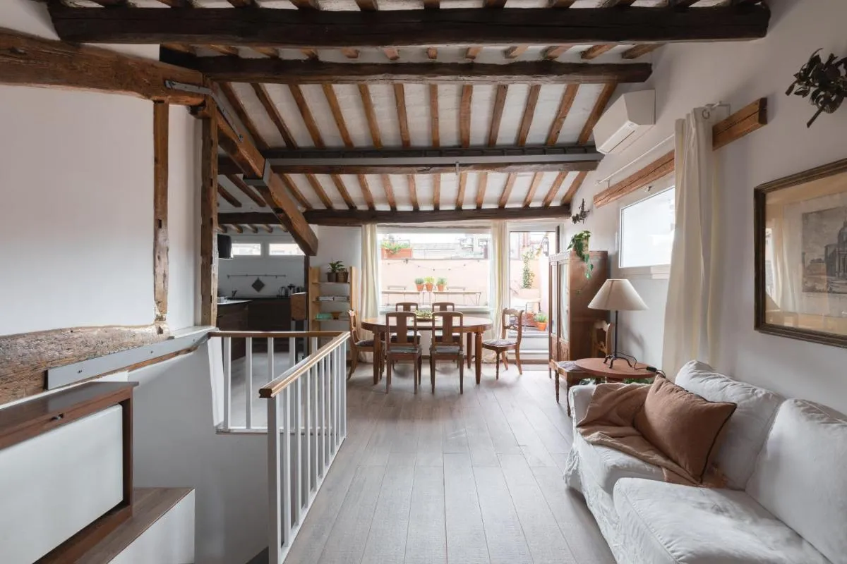 Image 4 of Amazing penthouse with terrace and rooftop in Trastevere