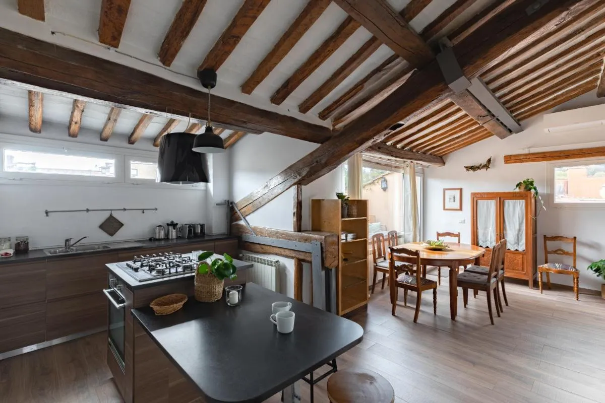 Image 2 of Amazing penthouse with terrace and rooftop in Trastevere