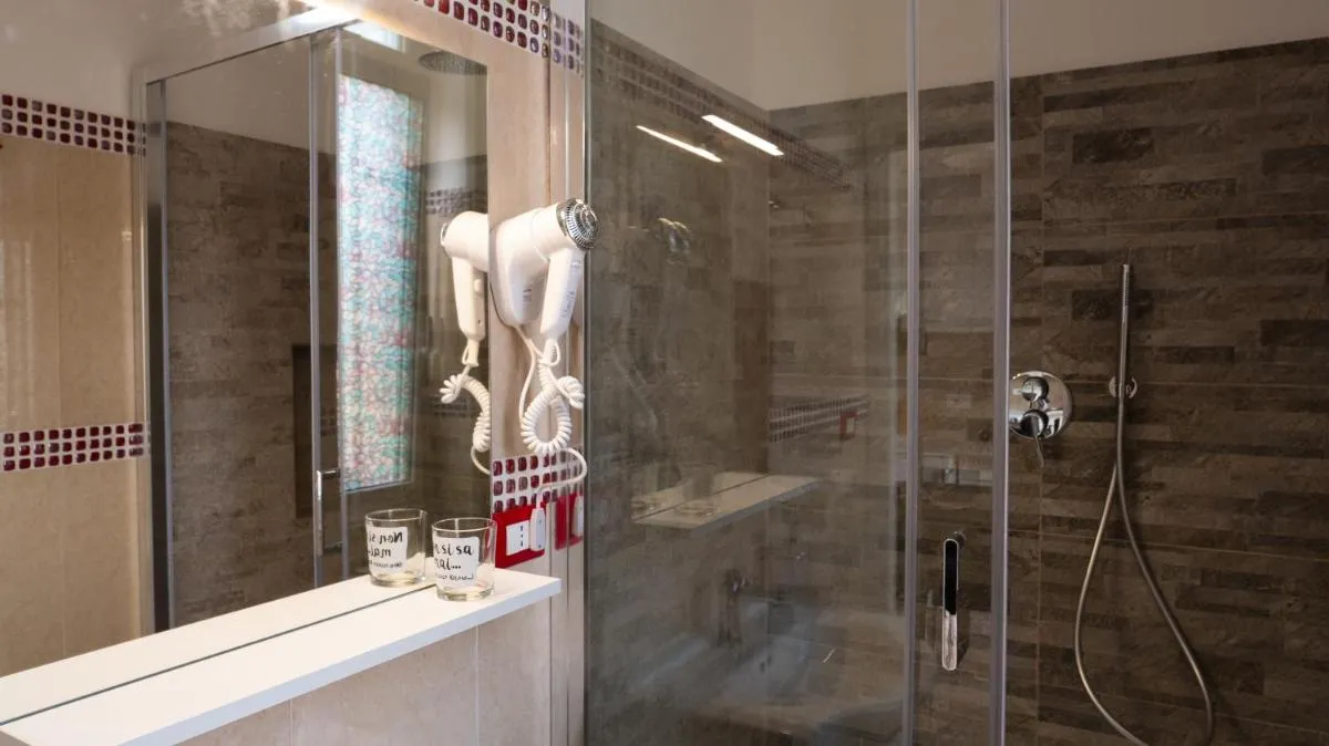 Image 2 of Appia Suite