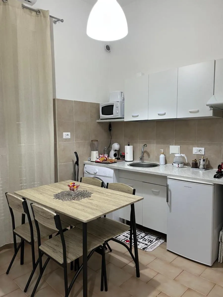 Image 3 of Appia Suite