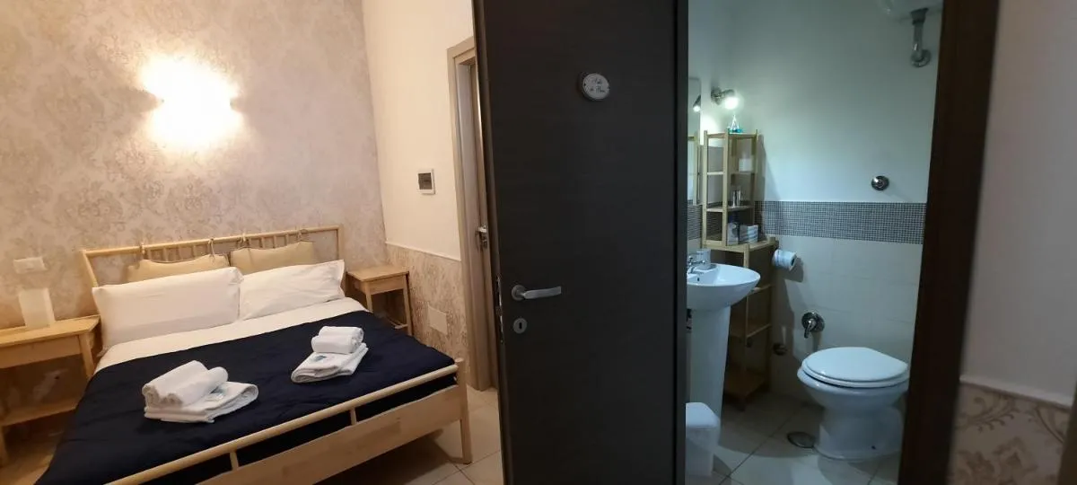 Image 2 of Aurelio Deluxe Rooms