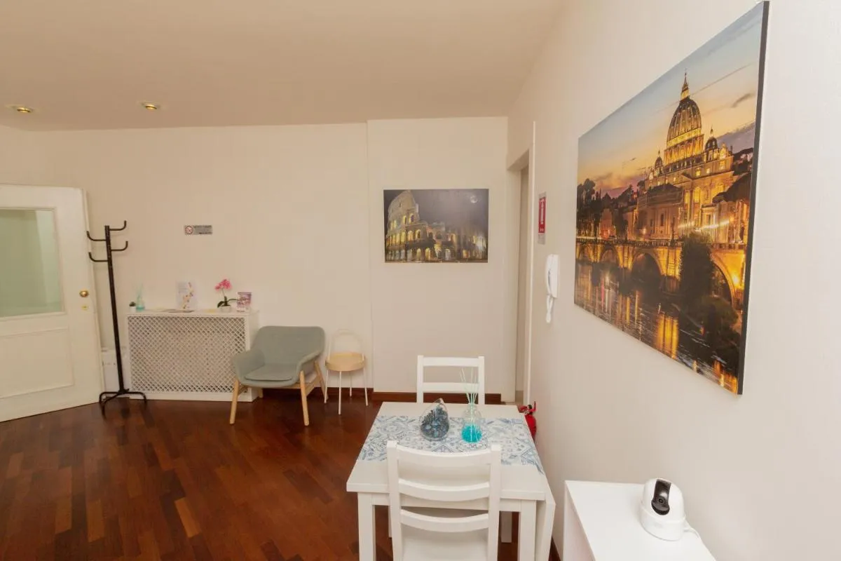Image 3 of Aurelio Deluxe Rooms