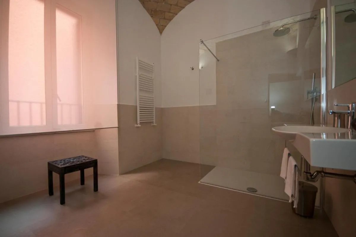 Image 2 of B&B La finestra sul Colosseo