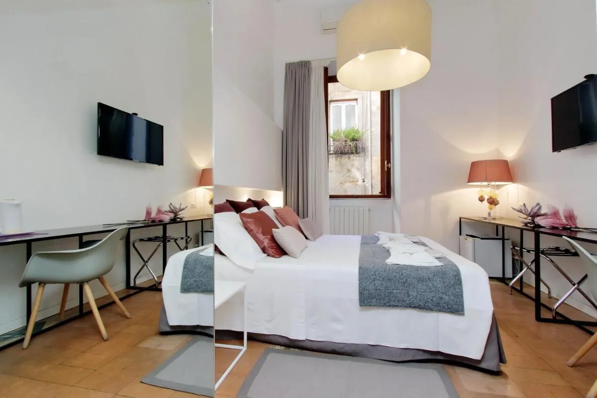 Image 4 of B&G Navona Apartment