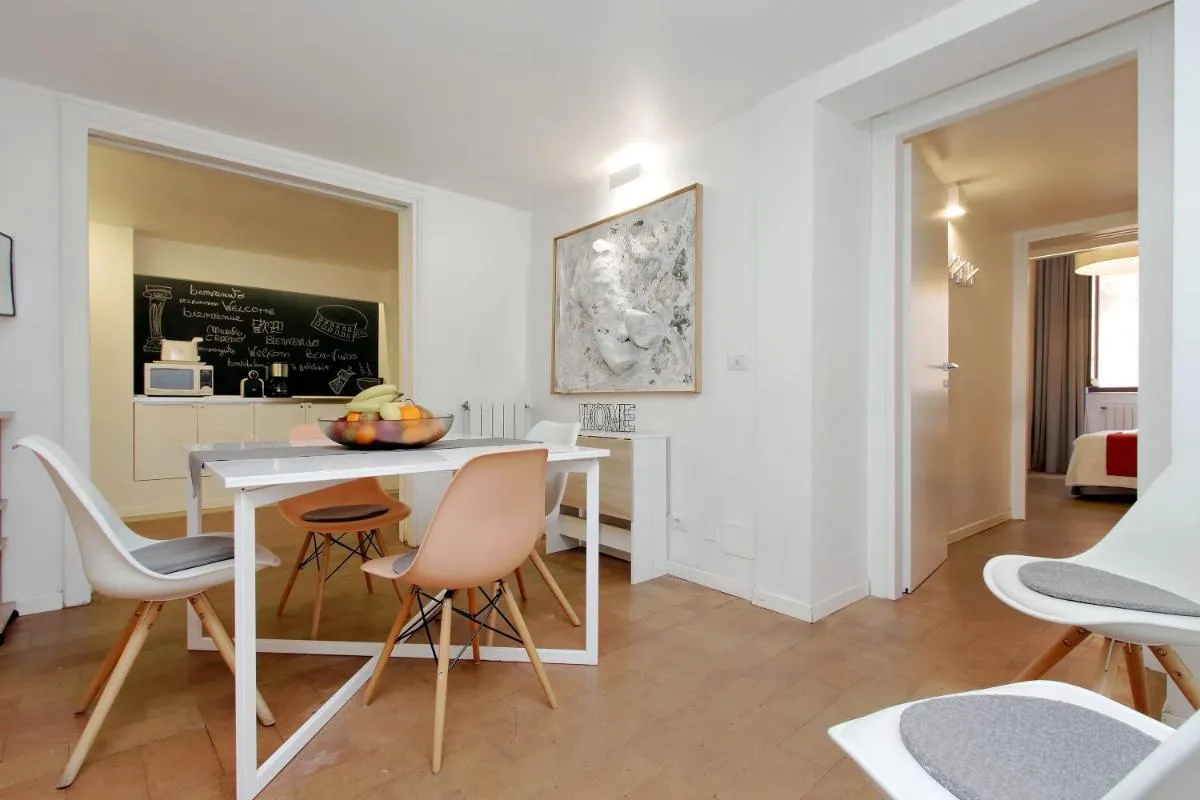 Image 3 of B&G Navona Apartment