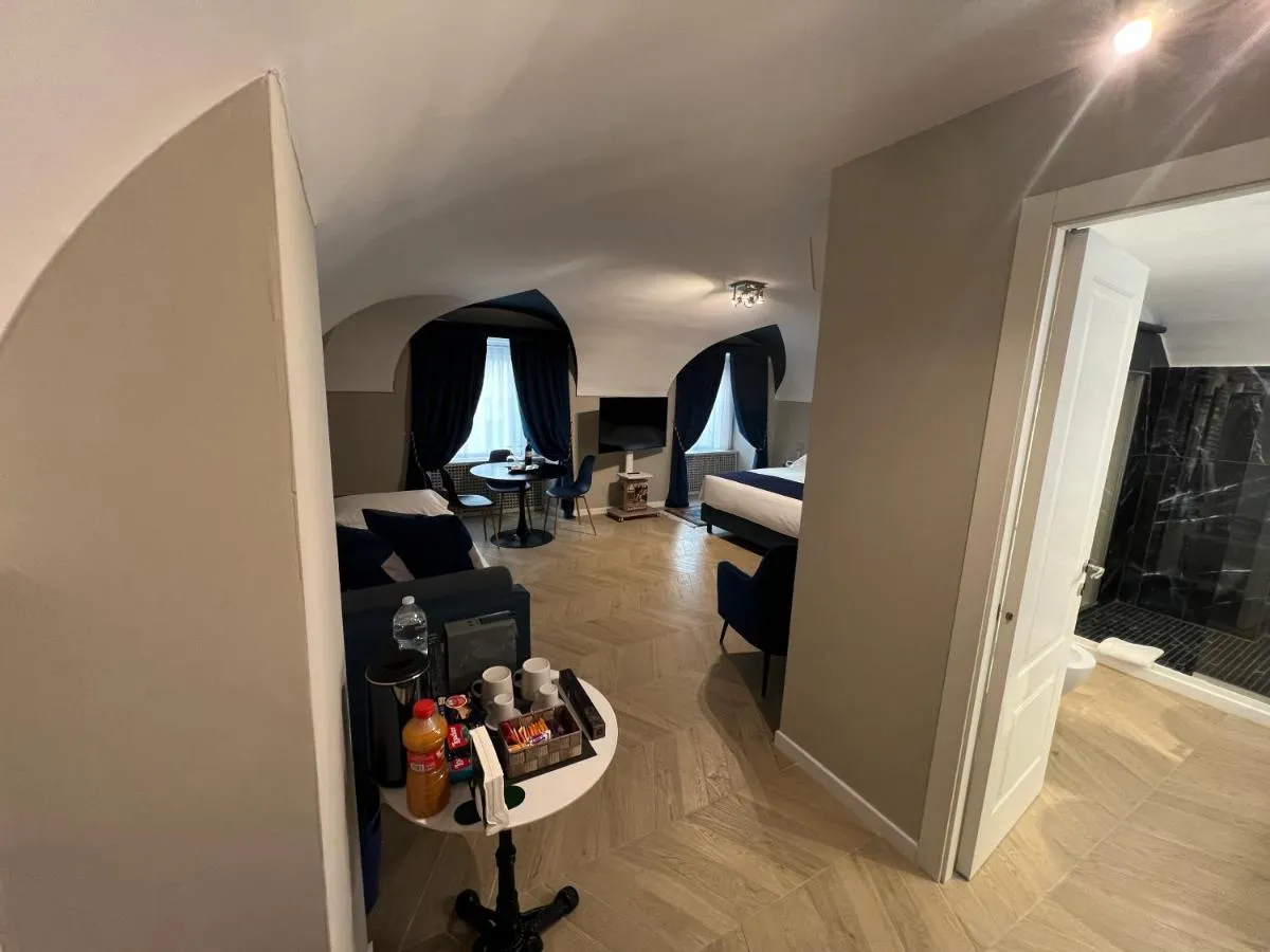 Image 4 of Barberini luxury blue suites 2