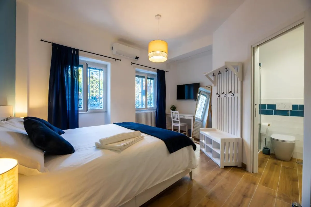 Image 4 of Bed & Breakfast Across The Room(e)