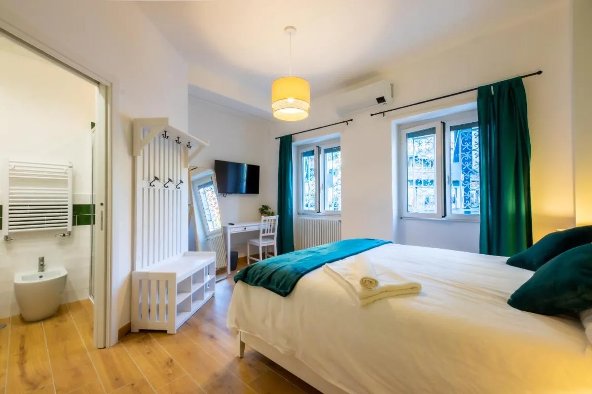 Image 1 of Bed & Breakfast Across The Room(e)