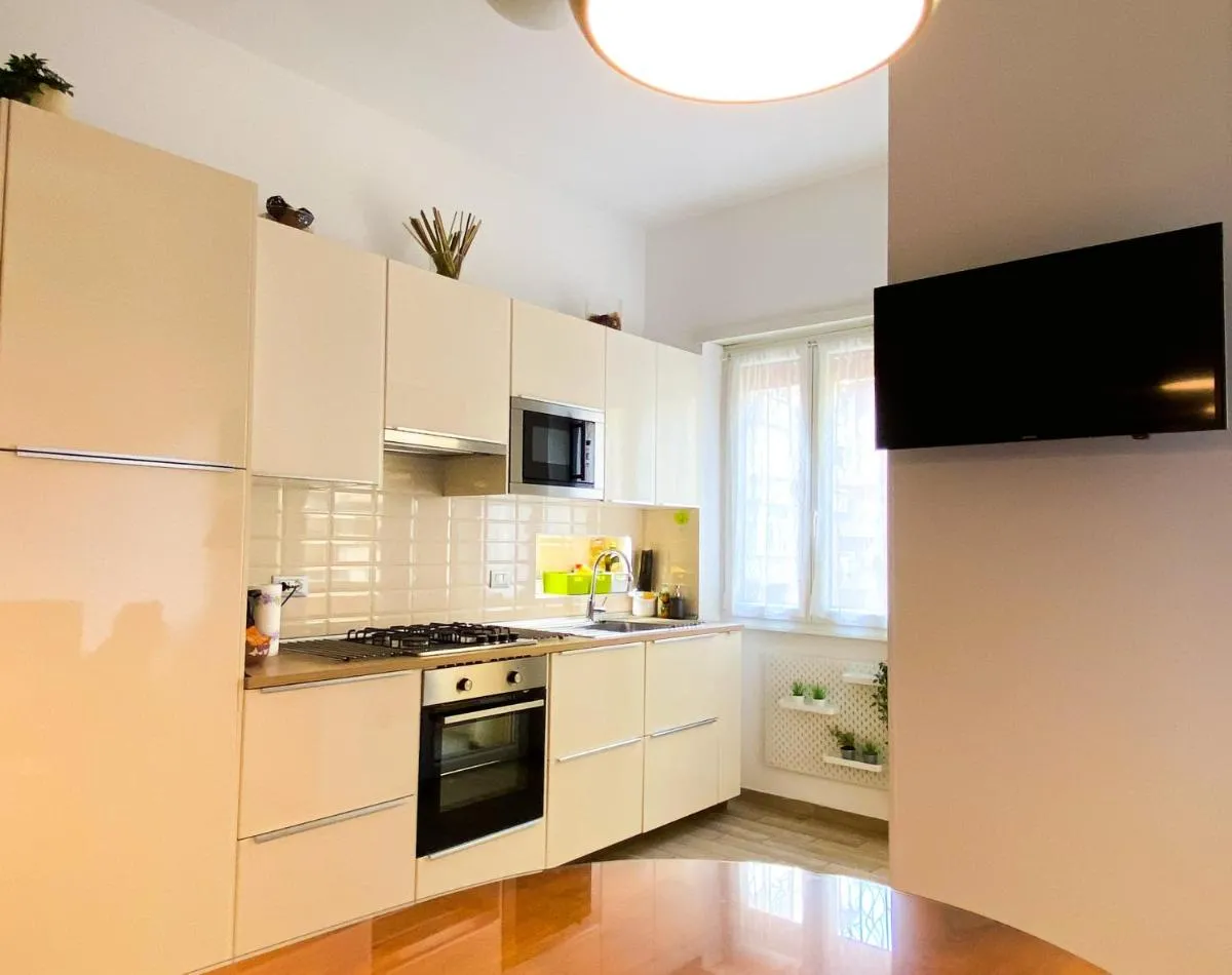 Image 3 of Butterfly Suite Rome
