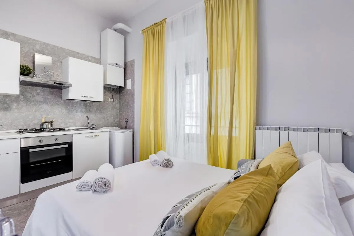 Image 3 of CRYSTAL TREVI FOUNTAIN – romedreamhome
