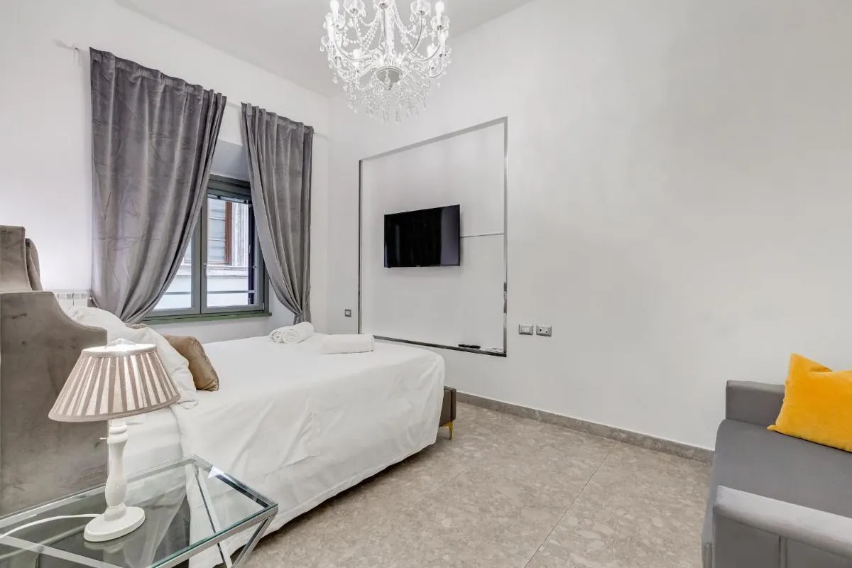 Image 4 of CRYSTAL TREVI FOUNTAIN – romedreamhome