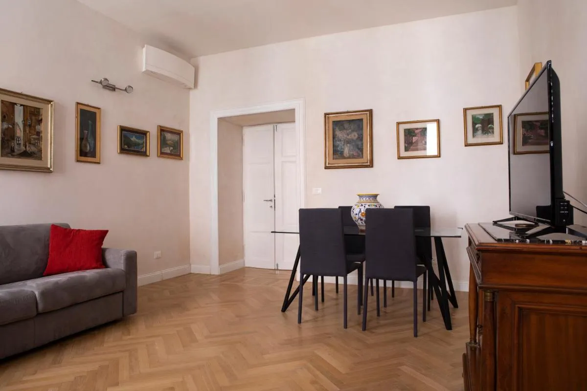 Image 2 of CasaLeone
