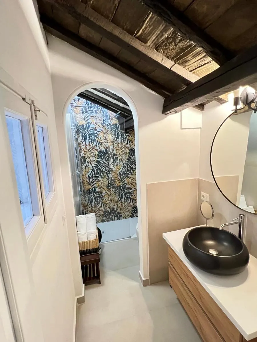 Image 4 of Charming Navona – The Loft
