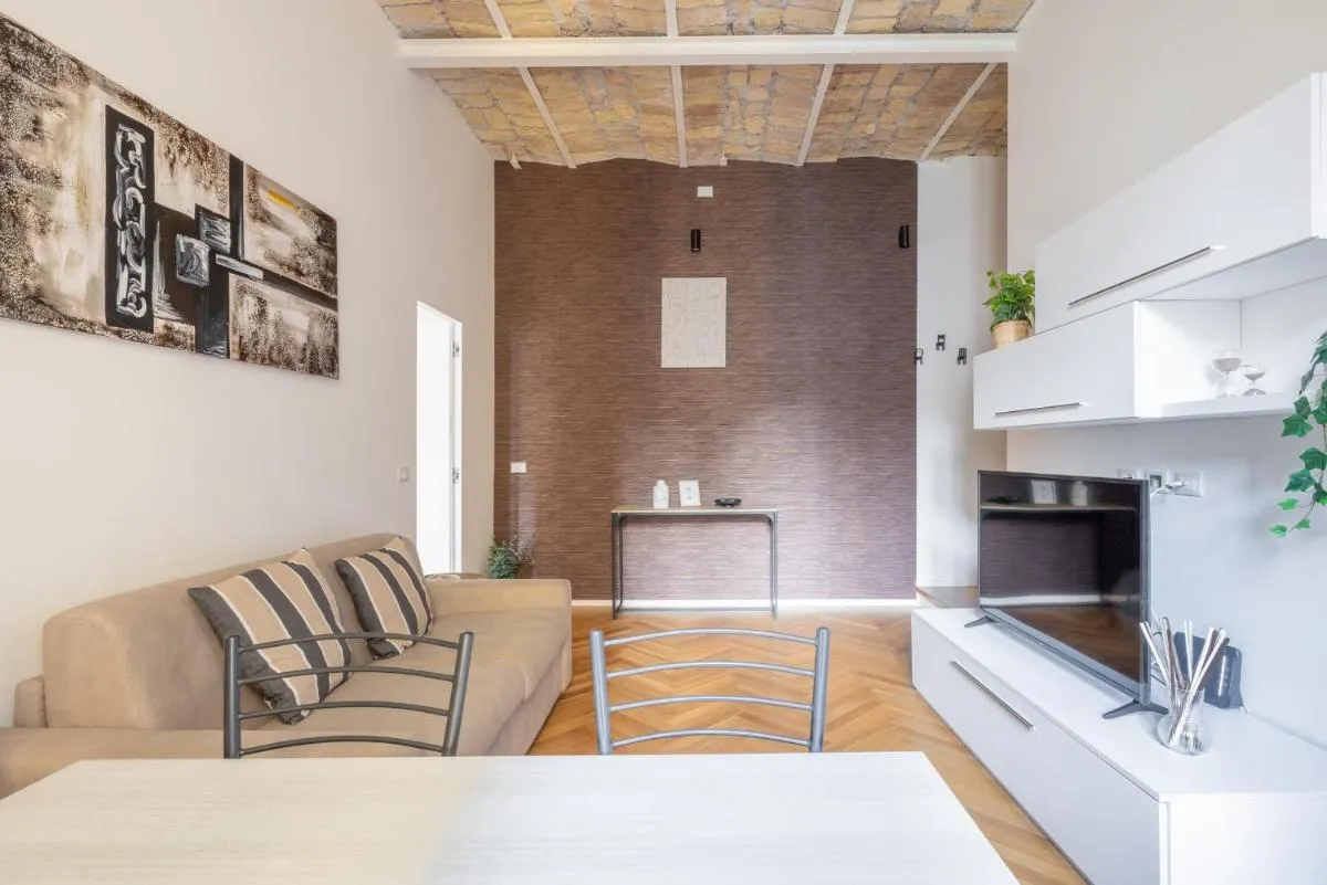 Image 3 of Charming Vatican Apartment