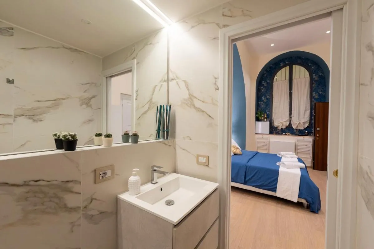 Image 2 of Colosseo Romantic Suite