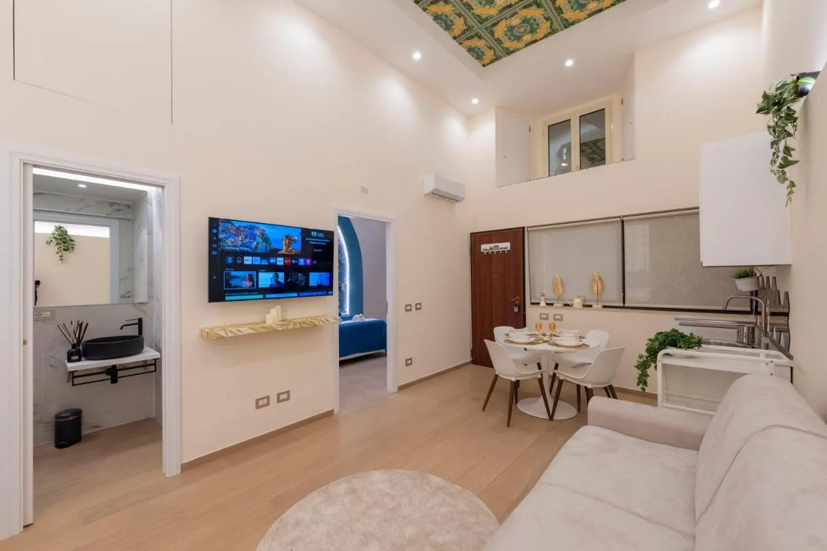 Image 4 of Colosseo Romantic Suite