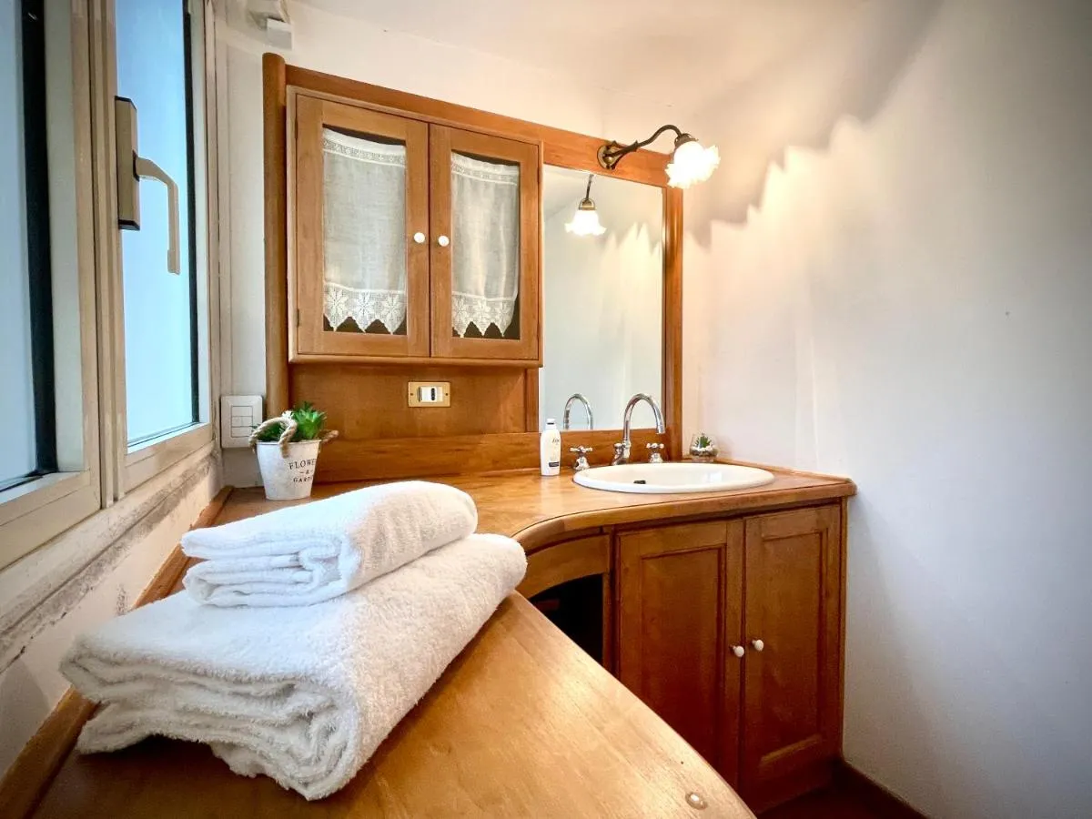 Image 1 of Colosseum Luxury Apartment