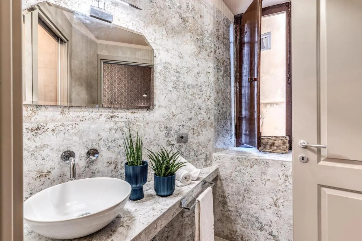 Image 2 of Corso Miracle Suite