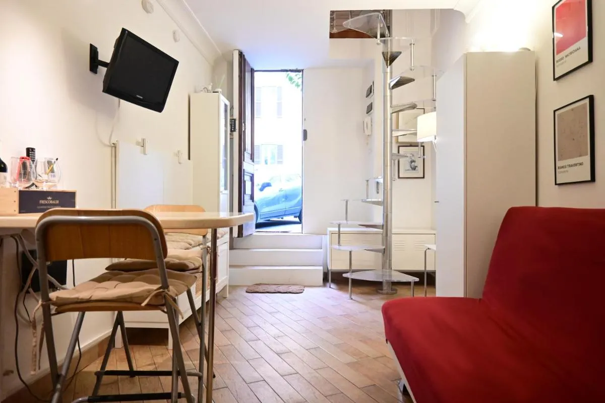 Image 4 of Cozy Roman Nest