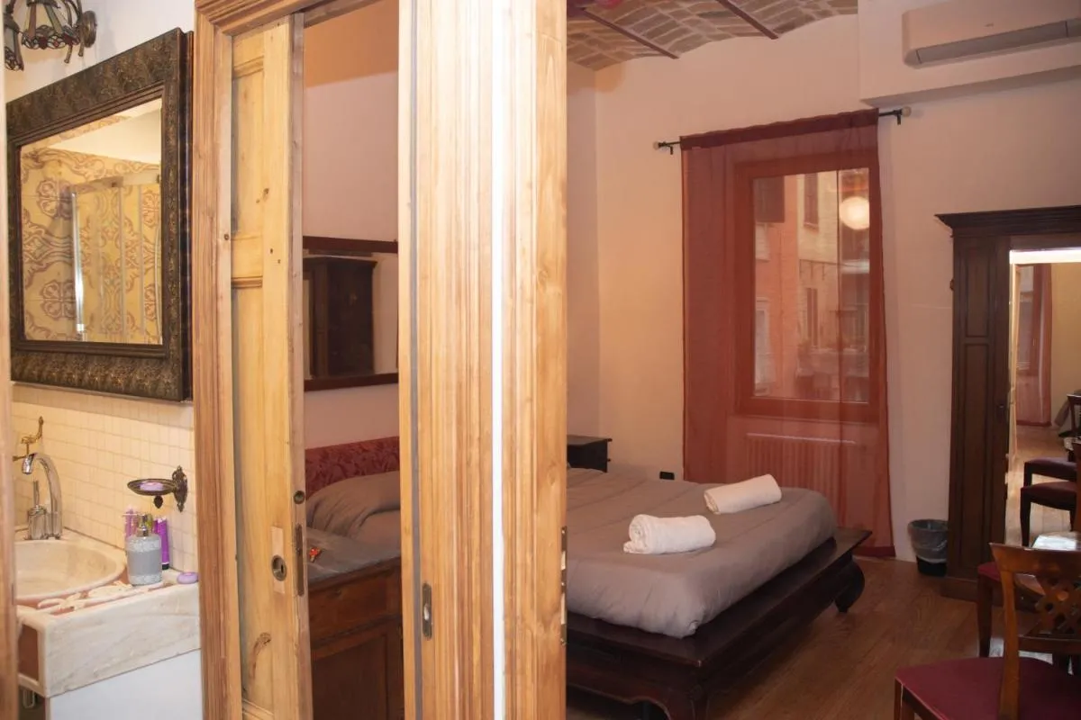 Image 2 of Dillo Suites