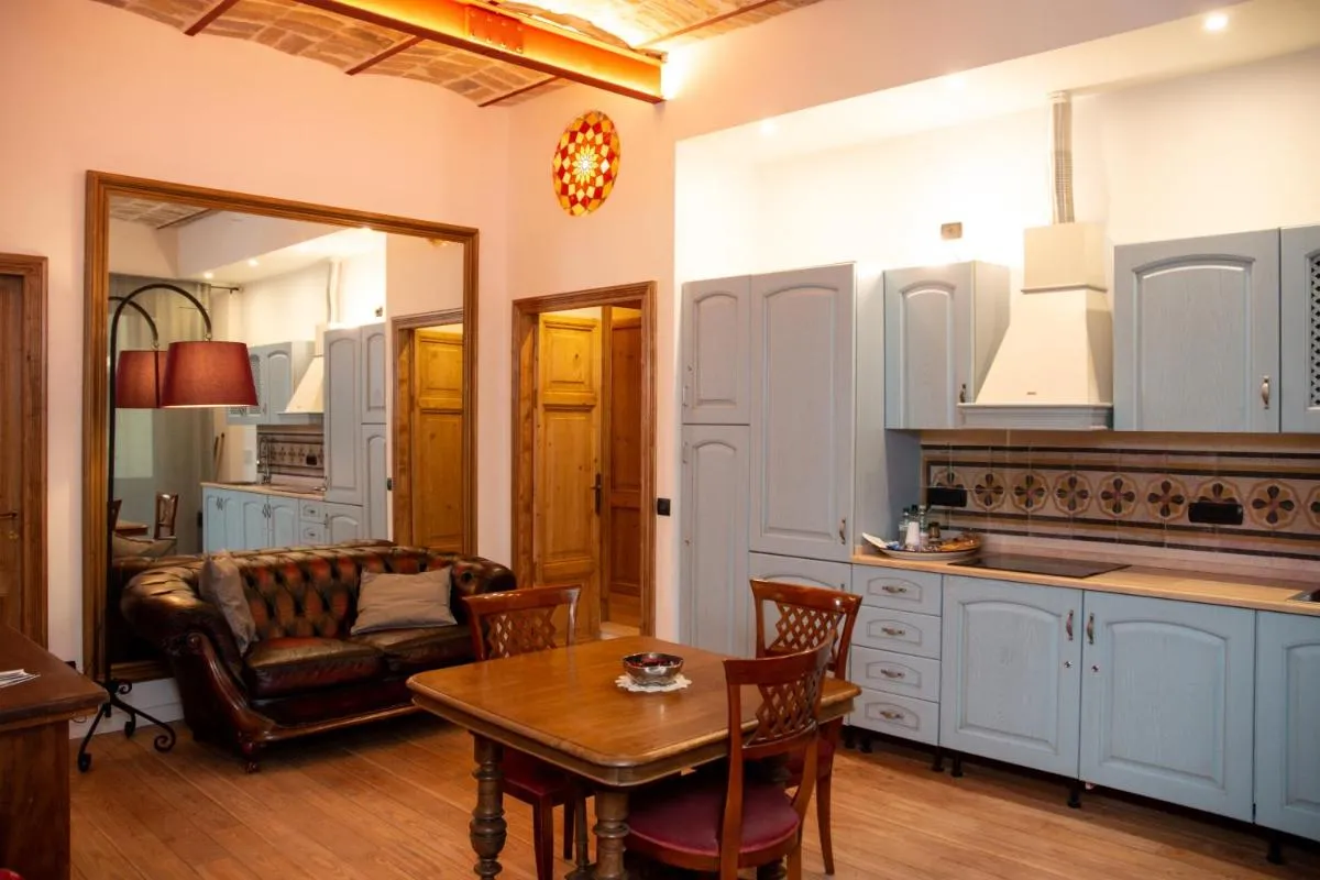 Image 3 of Dillo Suites