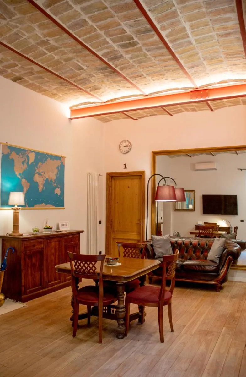 Image 4 of Dillo Suites