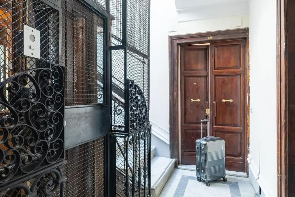 Image 2 of Domus Quirinale