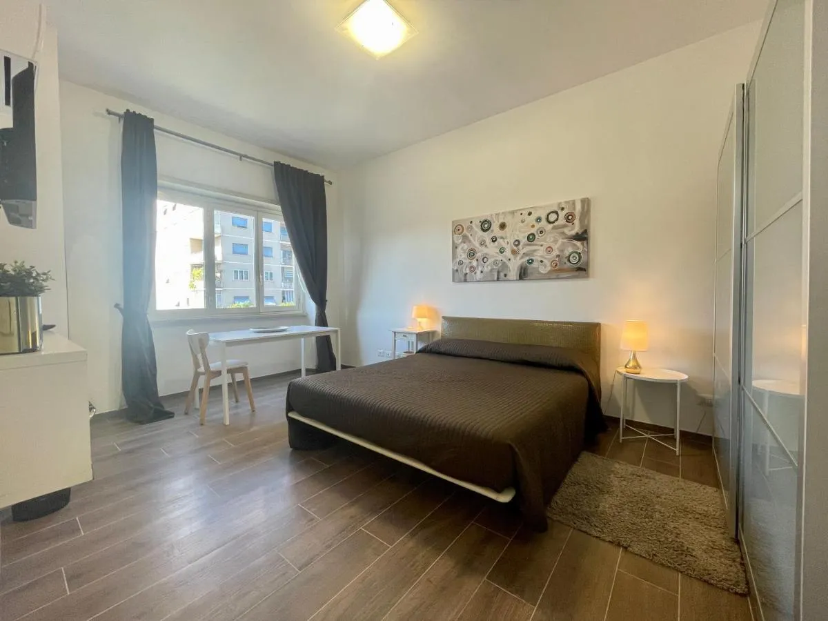 Image 1 of Dreamsrome Lux
