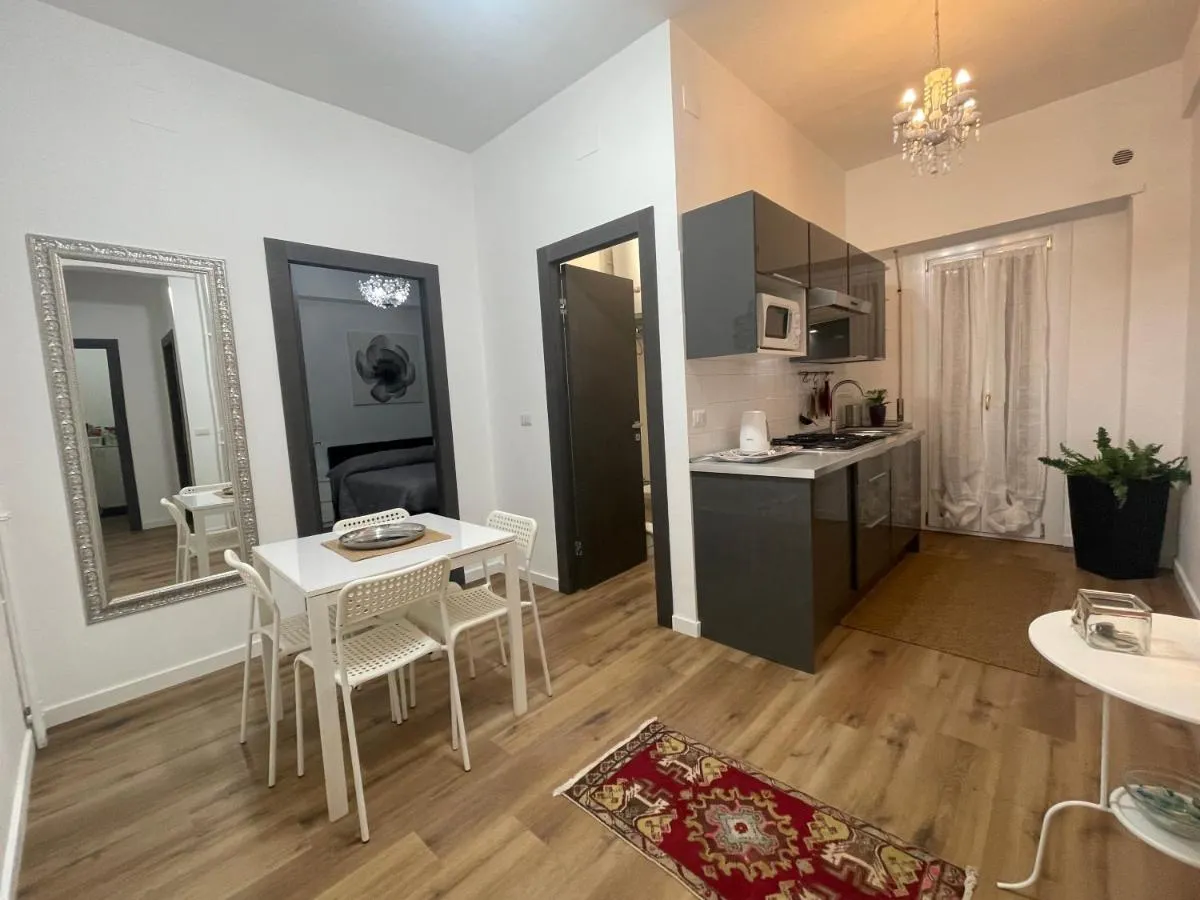 Image 3 of Dreamsrome Lux