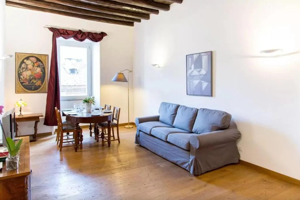 Image of Elegant apartment near the Vatican and Piazza Navona