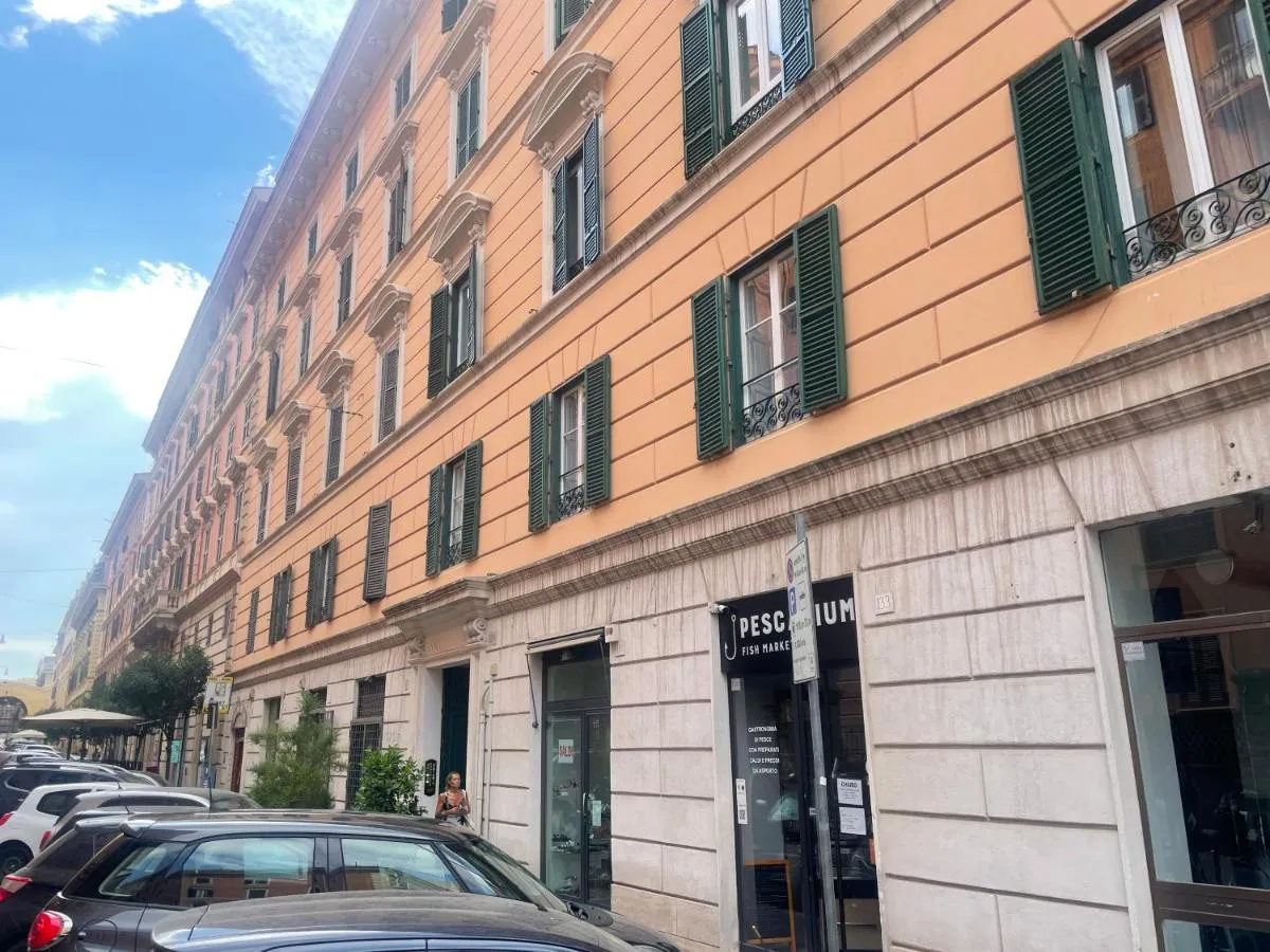 Image 5 of Essenza House