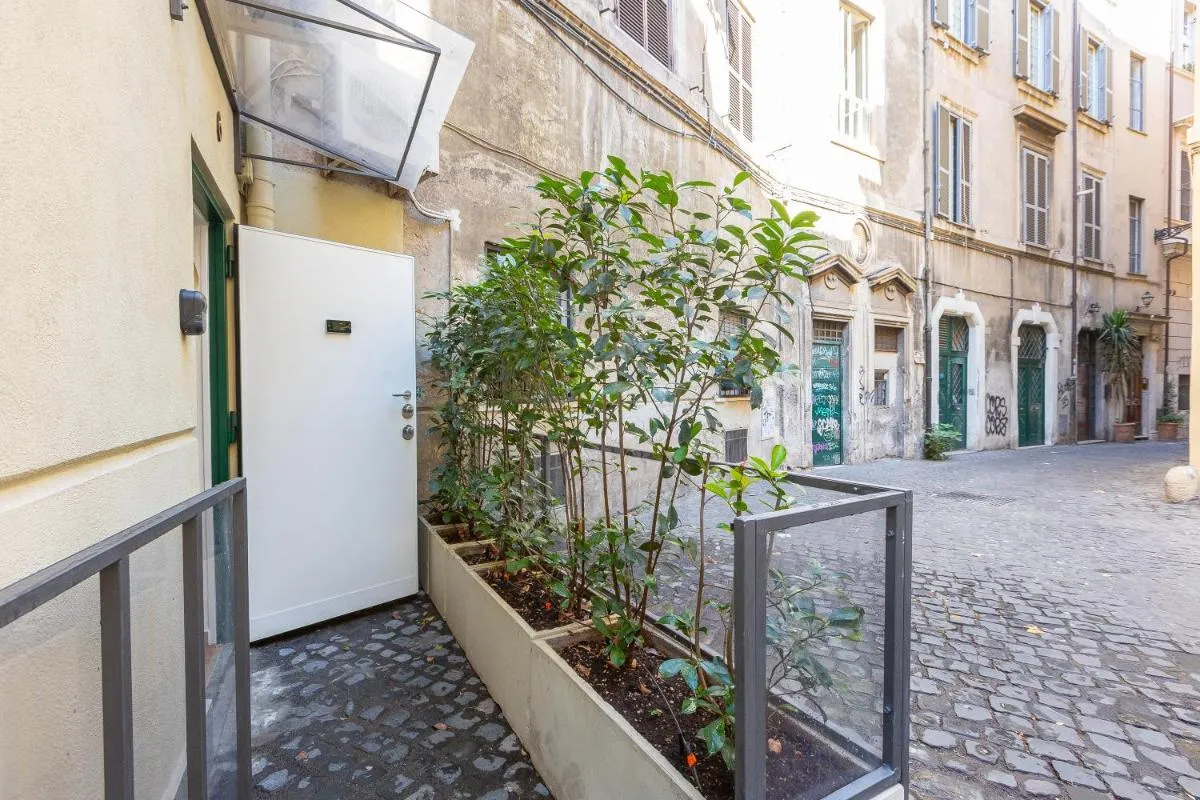 Image 2 of Fabiè Trastevere