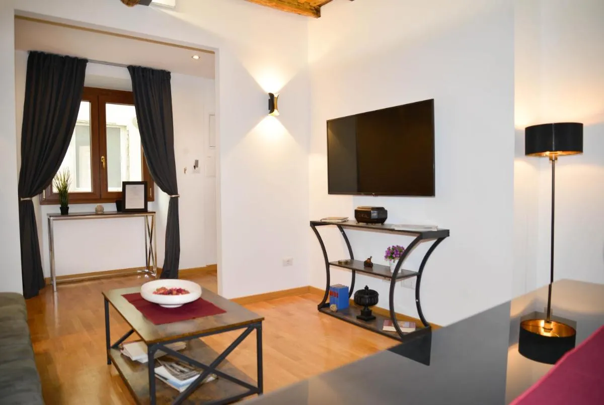 Image 4 of Fidia Palace Marco Aurelio’s apartment Colosseo