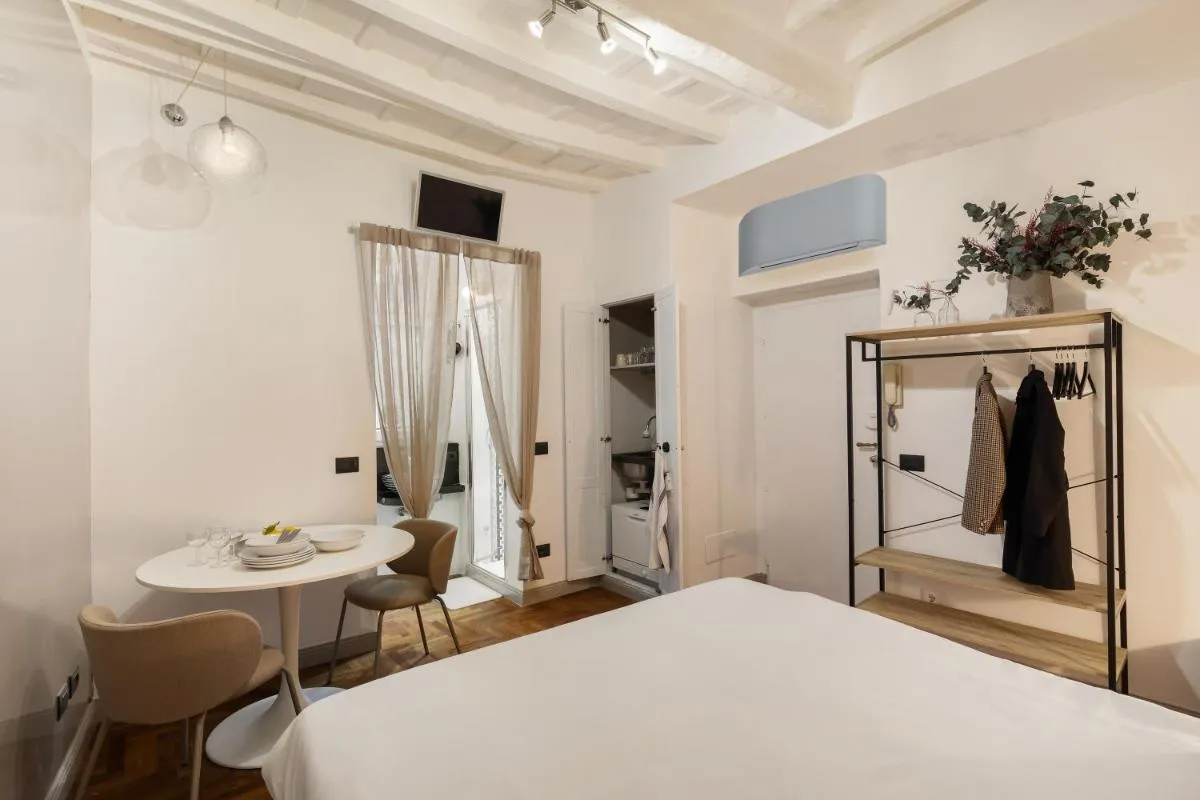 Image 1 of Fiori Suite