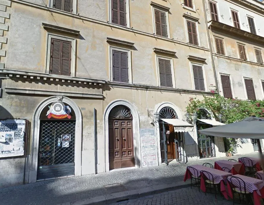 Image 4 of Flat Central Rome 75 sqm Sleeps 4 Popehs